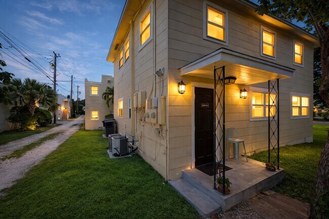 Building Photo - 509 6th N Ave