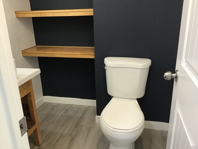 Building Photo - Corner Unit Townhome with Style and Substa...