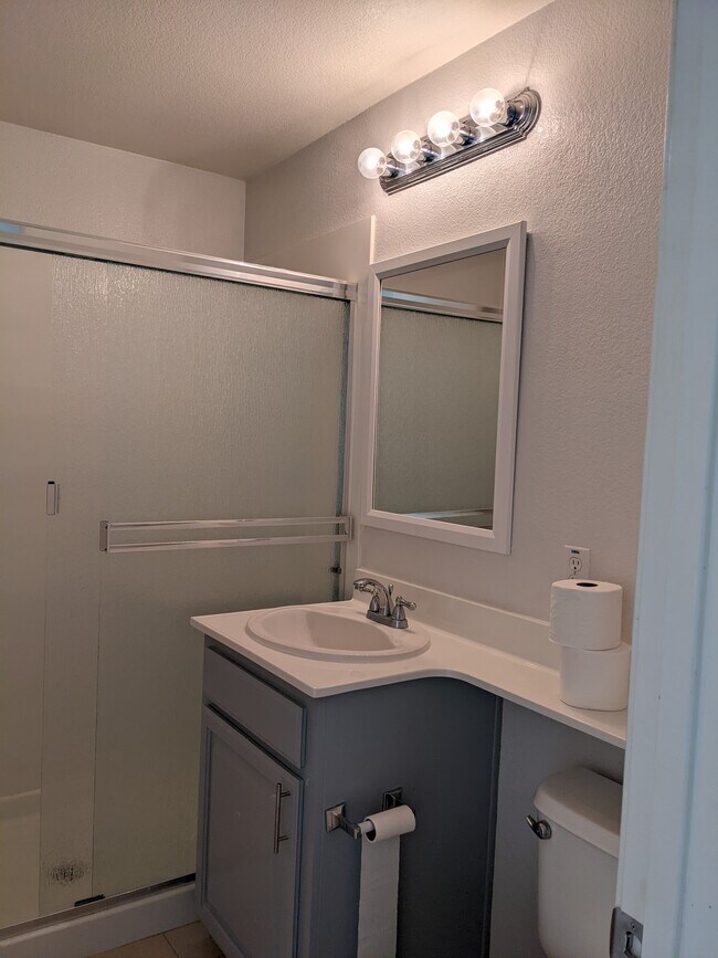 Building Photo - 135 Parc Place Dr