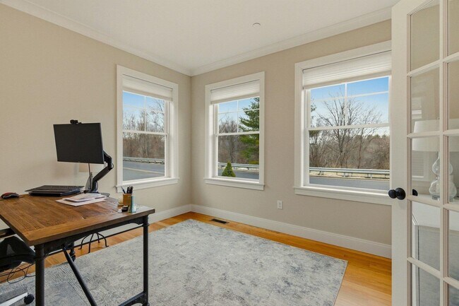 Building Photo - 40 Sage Ln