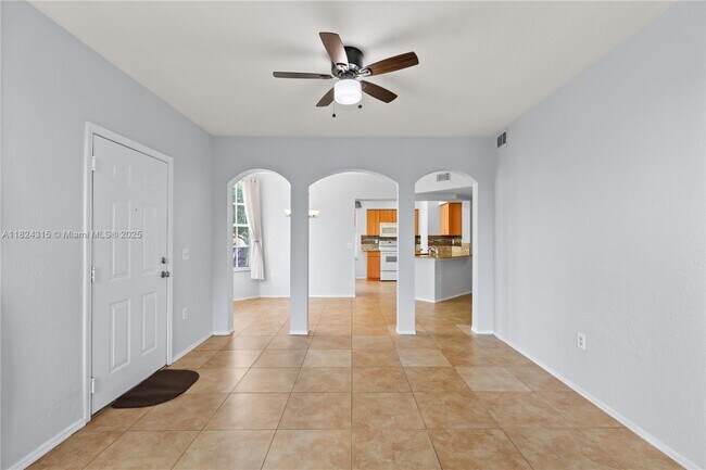Building Photo - 1309 Belmont Pl