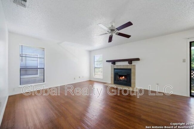 Building Photo - 818 Station St