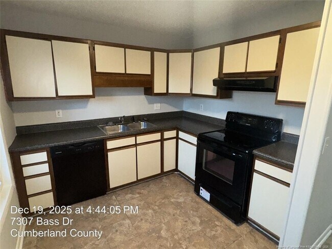 Building Photo - 7307 Bass Dr