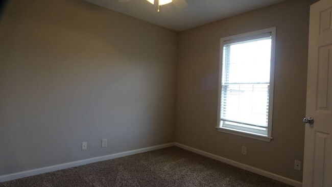 Building Photo - 1062 Shadow Ridge Ave