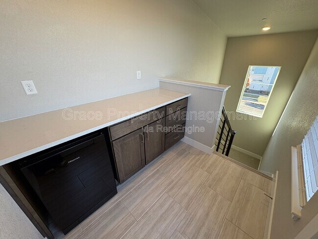 Building Photo - 1585 W 68th Ave