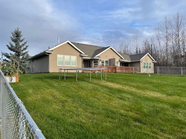 Building Photo - 1502 E Bogard Rd