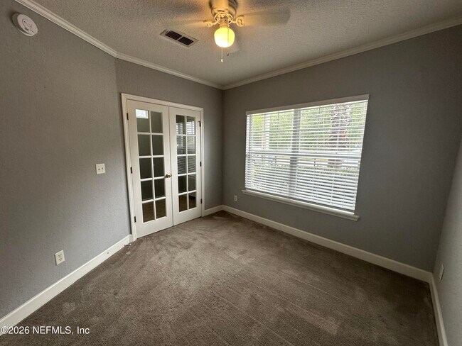 Building Photo - 1827 Lago Del Sur Drive