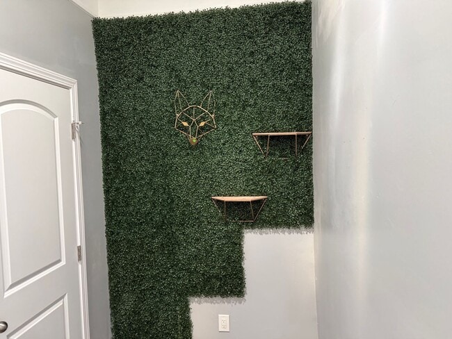 Building Photo - 3987 8th Ave