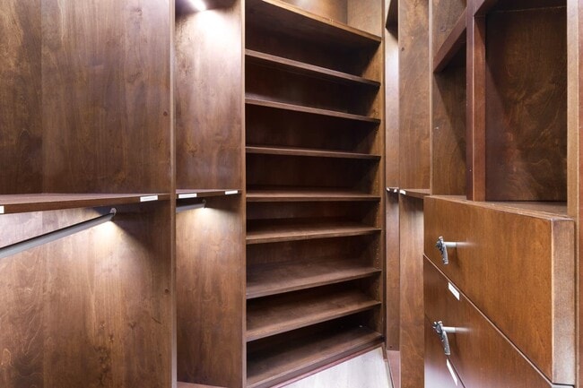 Building Photo - 6301 SW 58th Ct