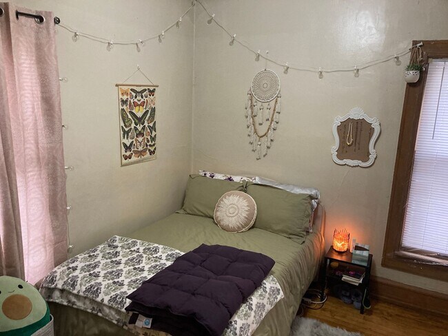 Building Photo - 2937 N Frederick Ave