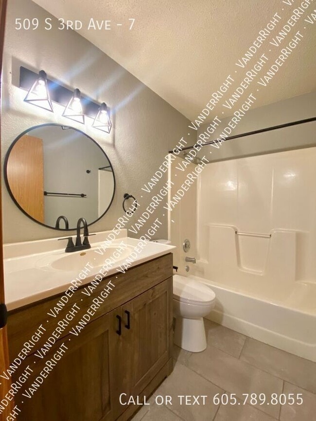 Building Photo - 509 3rd Ave