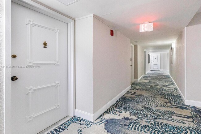 Building Photo - 3140 S Ocean Dr
