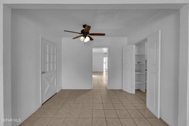 Building Photo - 4945 Sierra Madre Dr