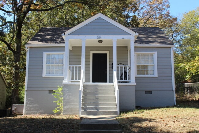 Building Photo - 314 N Summit St