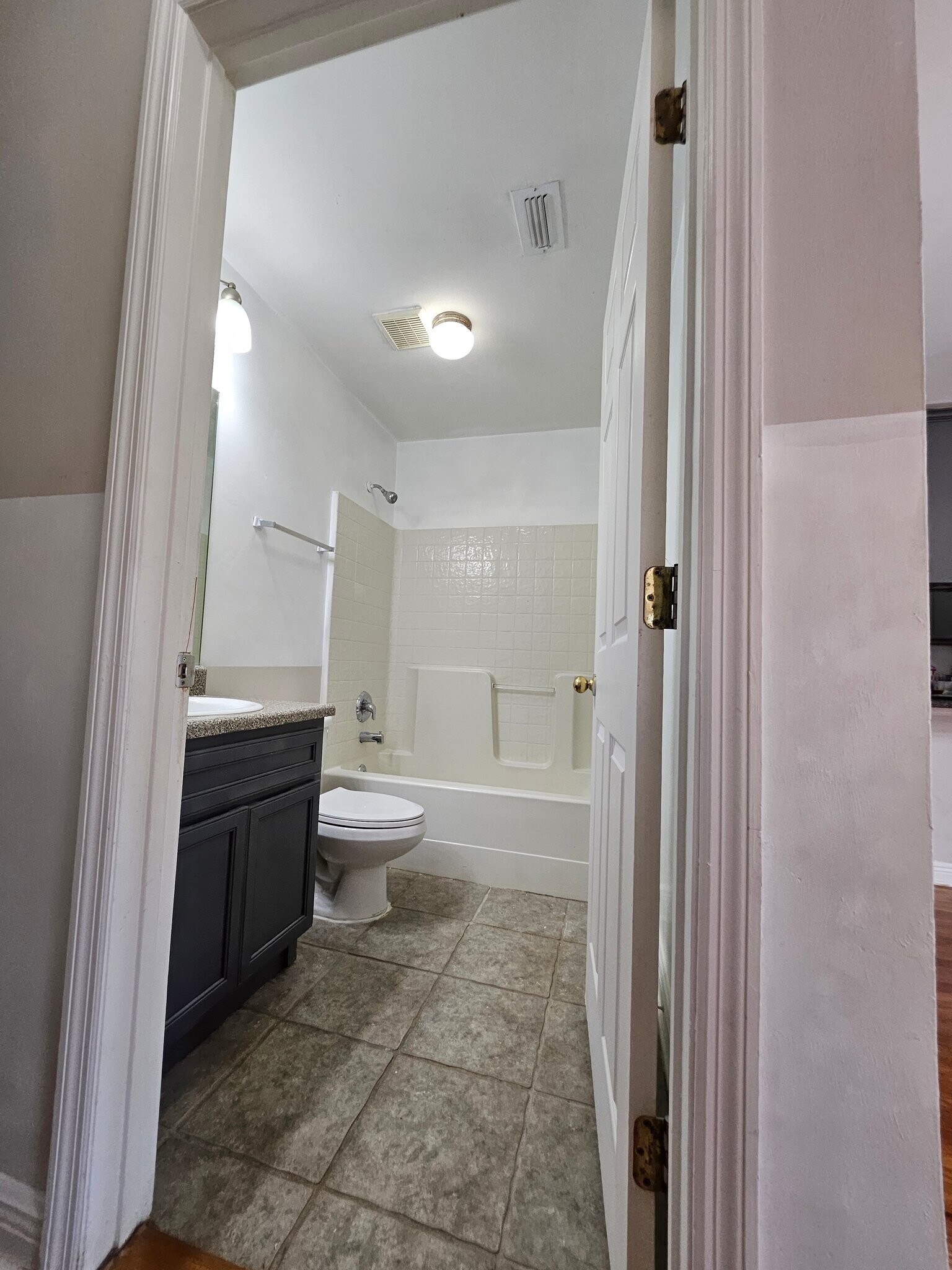 Building Photo - 3316 Golden Rain Dr