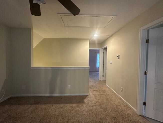 Building Photo - Carolina Lakes Gated Community!!