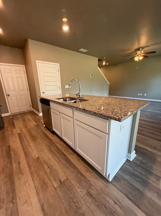 Building Photo - 4 Bed/2.5 Bath Home near Ft. Gordon