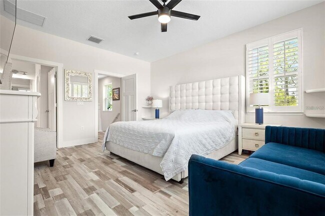 Building Photo - 1237 Savona Dr