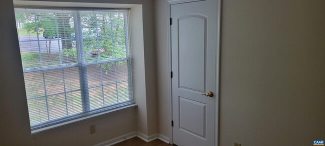 Building Photo - 1356 Villa Way