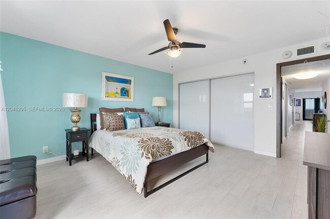 Building Photo - 5100 N Ocean Blvd
