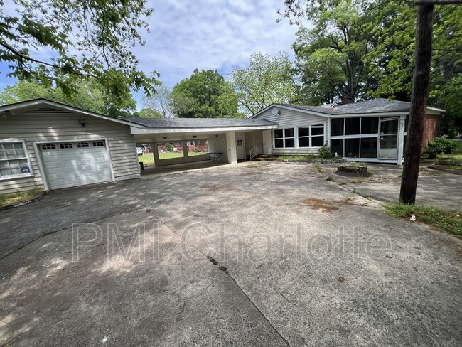 Building Photo - 5201 Allen Rd E