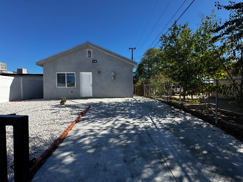 Building Photo - 3291 Del Rey Dr