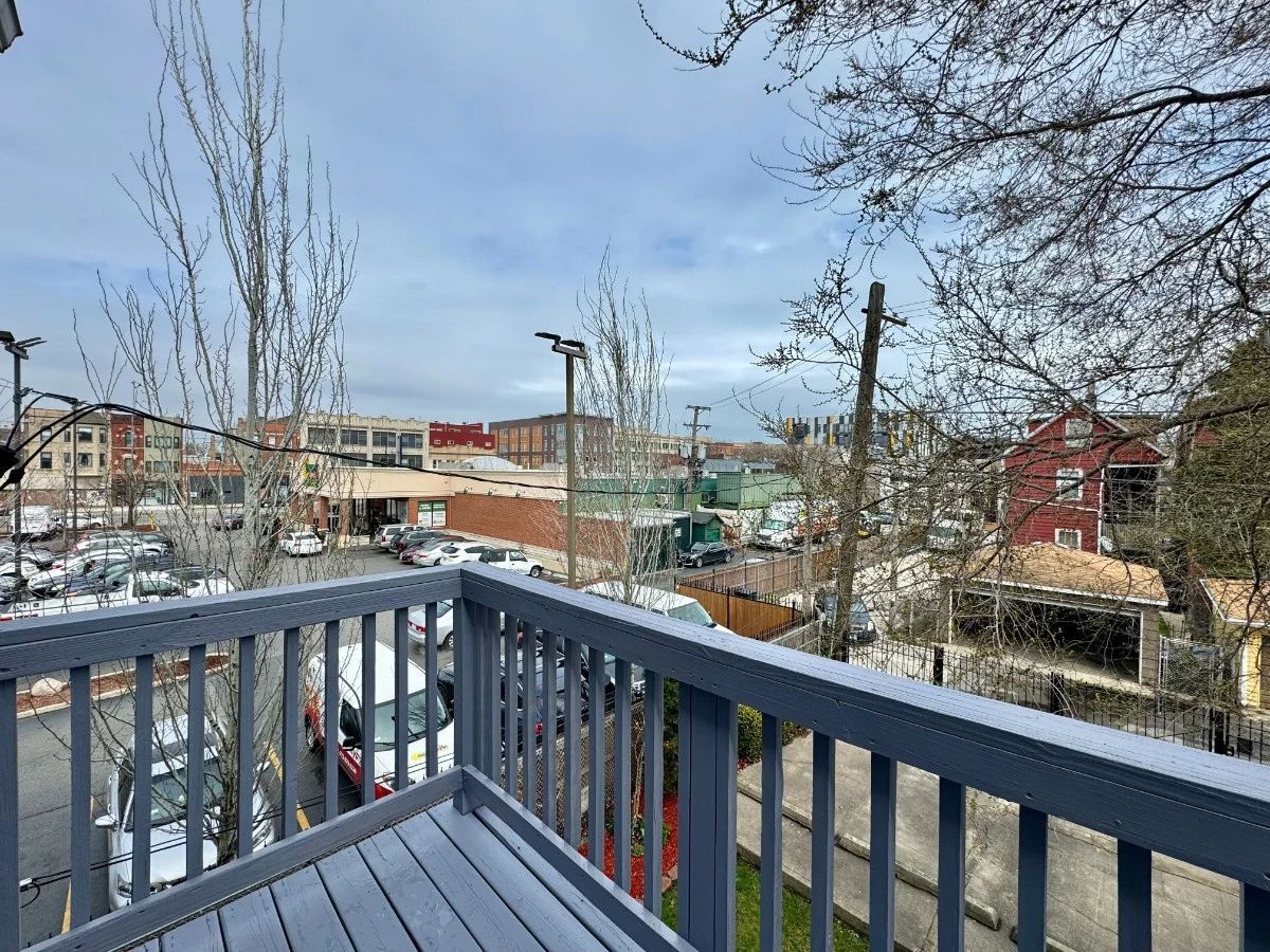 Building Photo - 1537 N Fairfield Ave