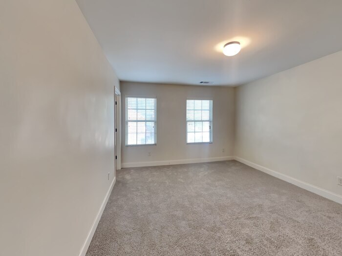 Building Photo - 180 Kubol Dr