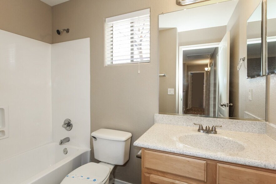 Building Photo - 2609 N 128th Dr