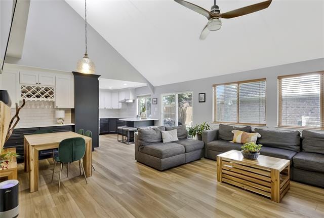 Building Photo - 2209 Walnut Grove Ln