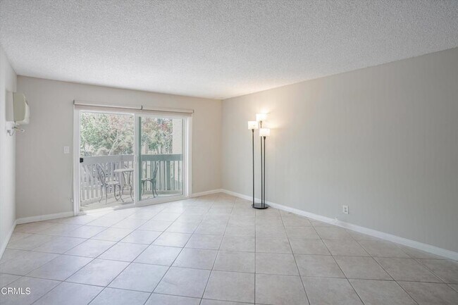 Building Photo - 8577 Rugby Dr