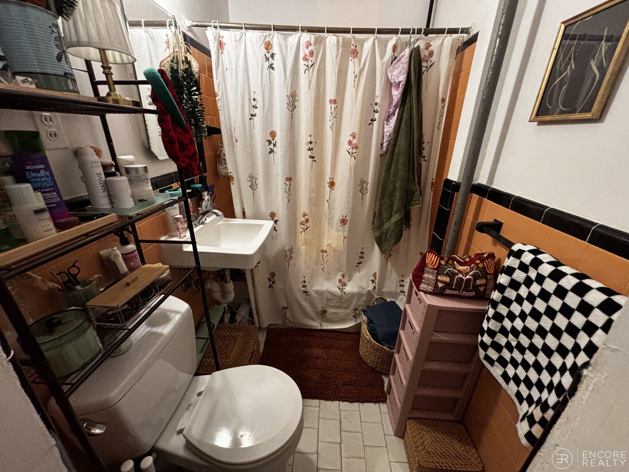 Building Photo - 16 Davis Ave