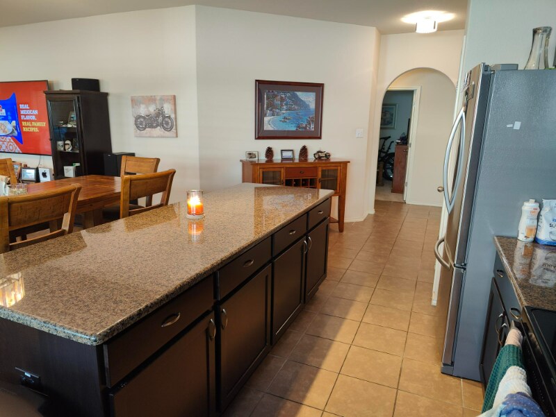 Building Photo - 528 S Brook Dr