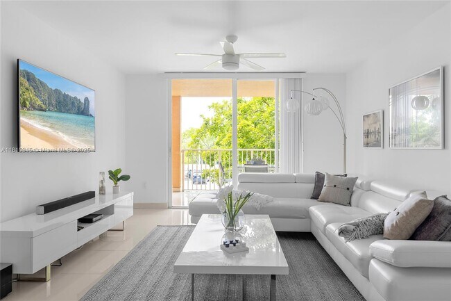 Primary Photo - 19901 E Country Club Dr