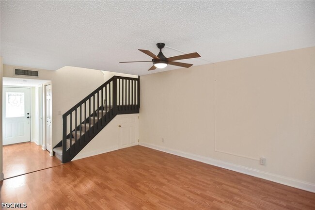 Building Photo - 4295 Island Cir