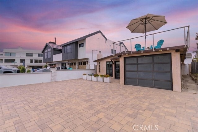 Building Photo - 3248 Ocean Dr