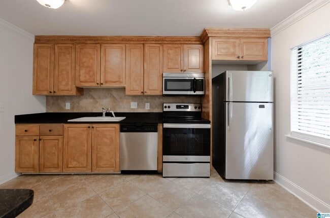 Building Photo - 3612 Chaumont Dr