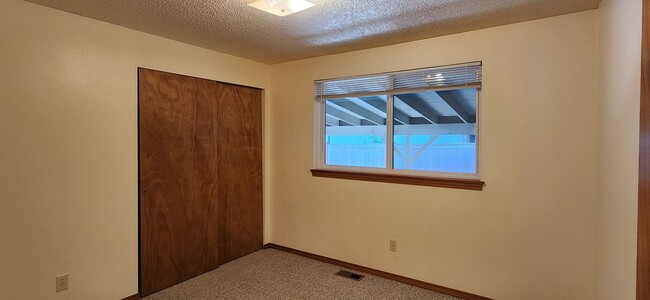 Building Photo - 3 Bed 1 bath Bothell rambler home $3199/mo