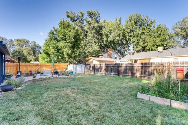 Building Photo - Bright & Cozy 3-Bedroom in the Heart of Longmont!