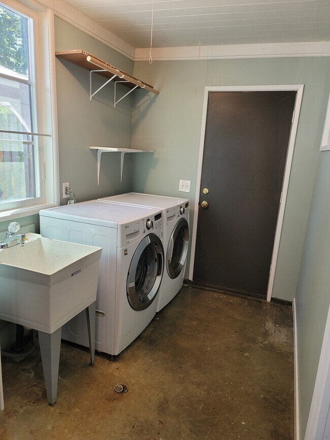 Building Photo - 1110 SE 113th Ave