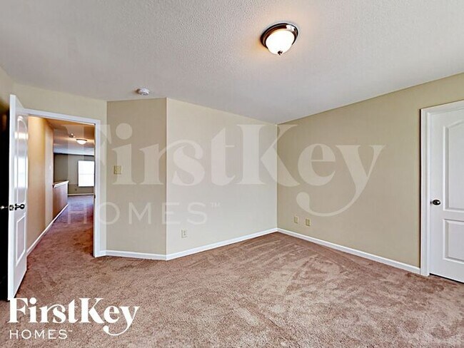 Building Photo - 3401 Table Rock Dr