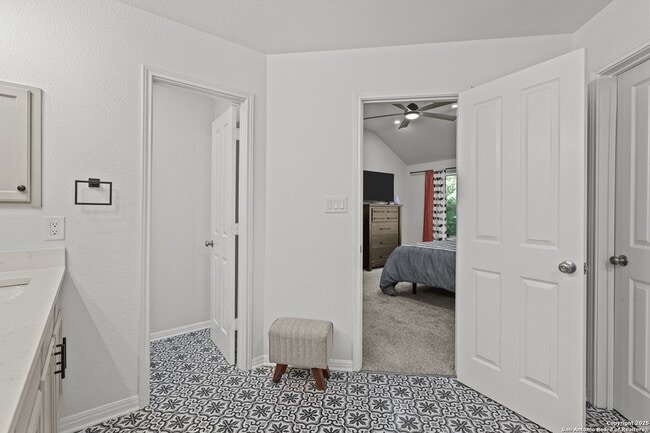 Building Photo - 10903 Wilson Oaks Dr