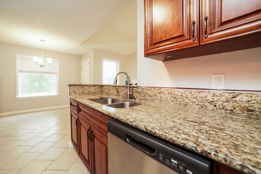 Building Photo - 2755 Fletcher View Dr