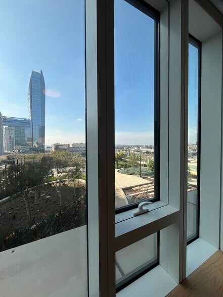 Building Photo - 889 Francisco St