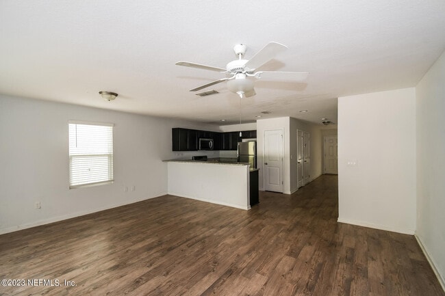 Building Photo - 554 Eiseman Wy