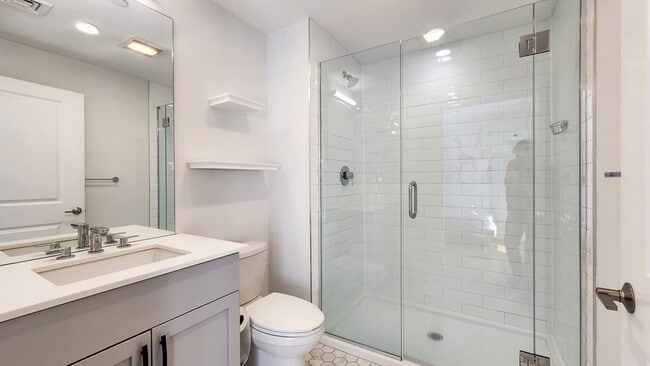 Building Photo - 30 Polk St