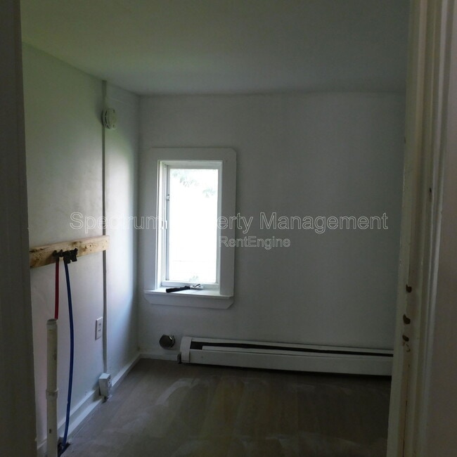 Building Photo - 42 Carey Ln