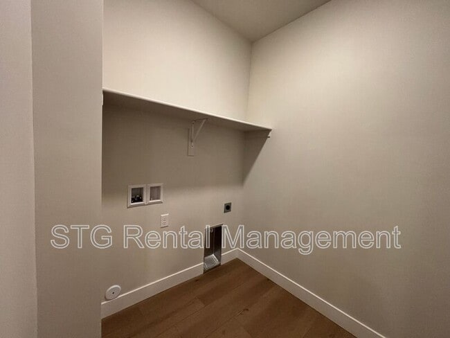 Building Photo - 3968 Fossil Way