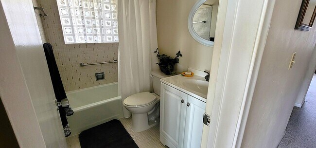 Building Photo - 3322 Cynthia Ln