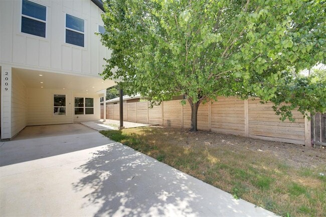 Primary Photo - 2009 Iroquois Ln